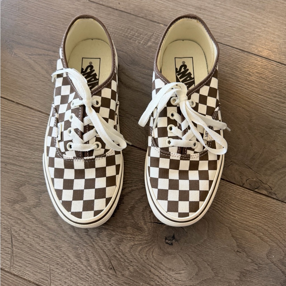 Vans Checkerboard Low Top Sneakers - Brown & White